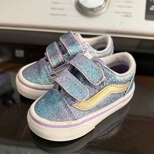 Vans Sparkly Sneakers 4.5 toddler, used but in great condition.Non smoking home.